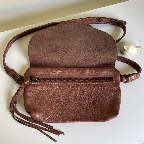 We The Free Rider Crossbody Bag In Aged Tan - Picture 7 of 14